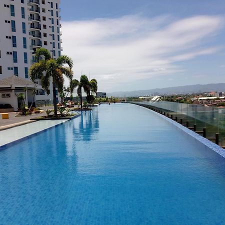 Mactan Newtown 8 Boulevard Deluxe Punta Engaño Esterno foto