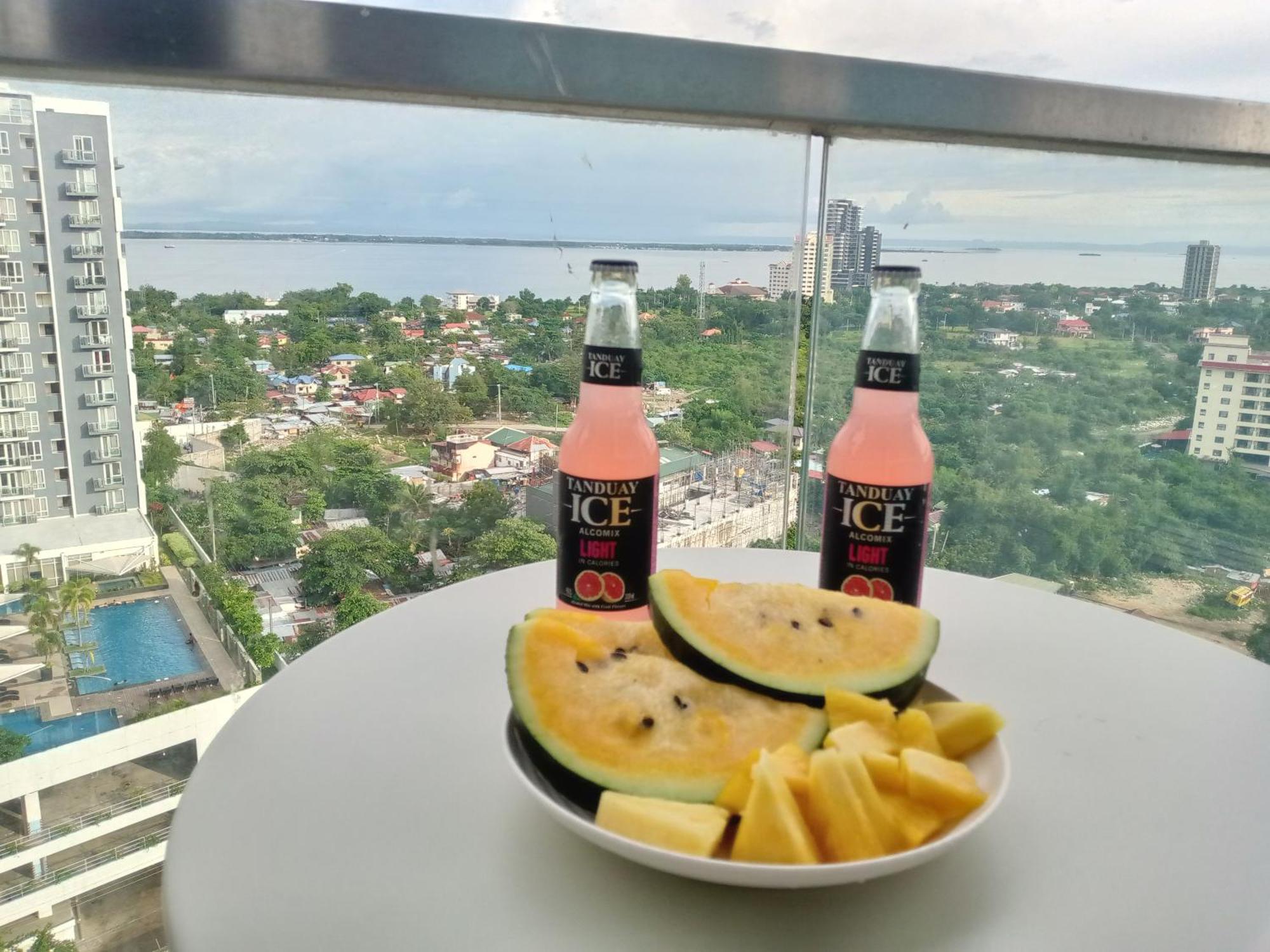 Mactan Newtown 8 Boulevard Deluxe Punta Engaño Esterno foto
