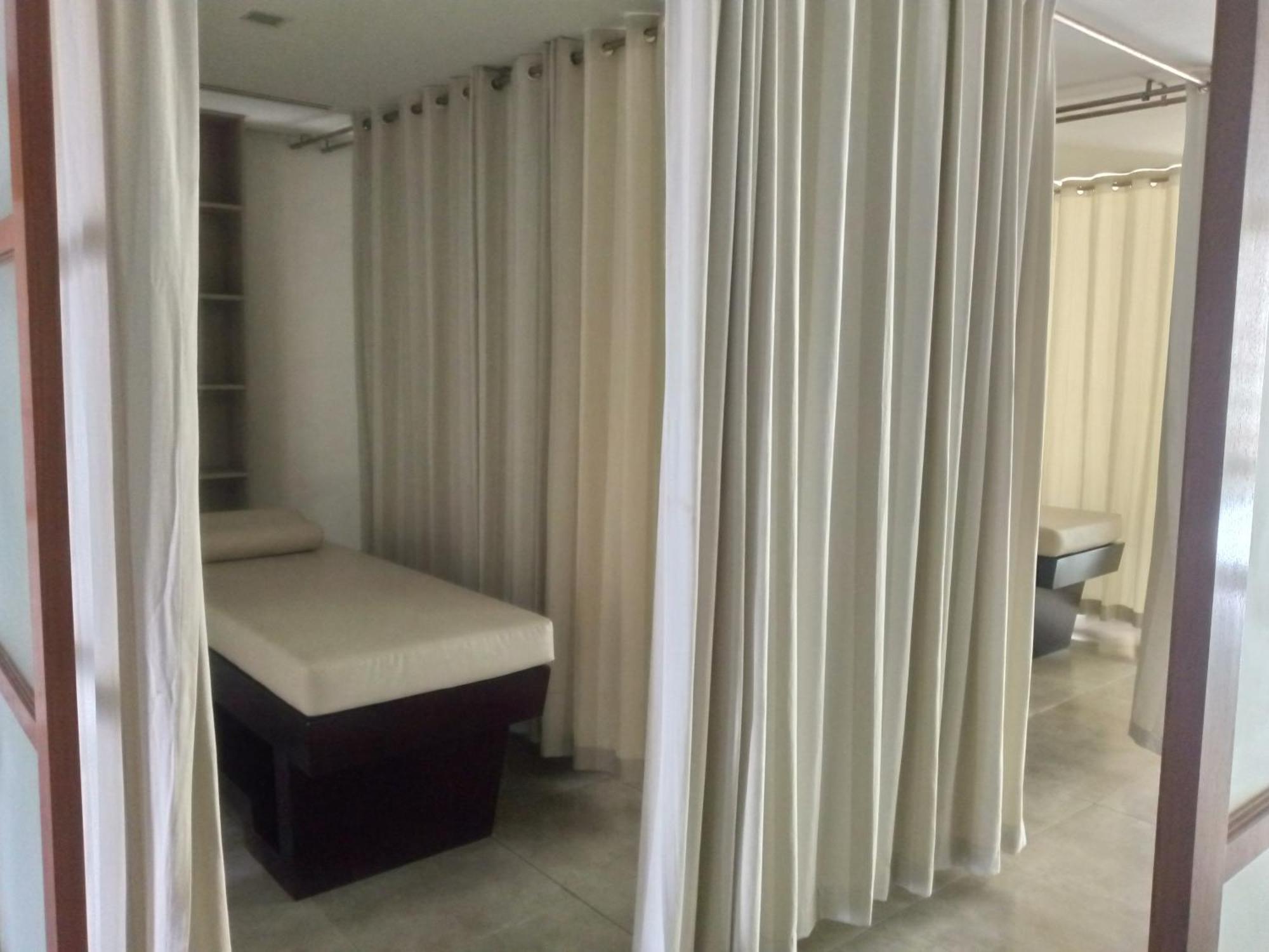 Mactan Newtown 8 Boulevard Deluxe Punta Engaño Esterno foto