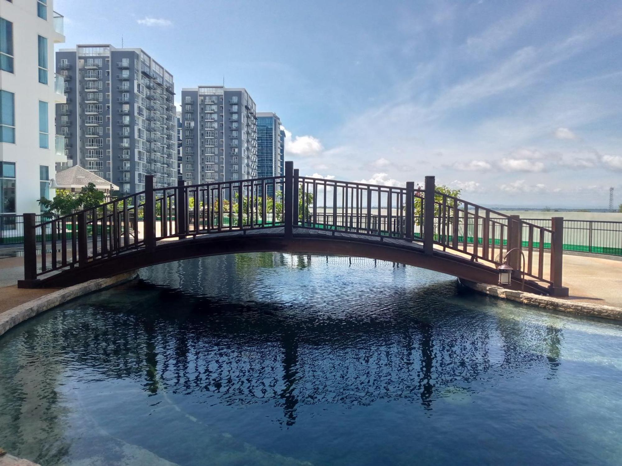 Mactan Newtown 8 Boulevard Deluxe Punta Engaño Esterno foto