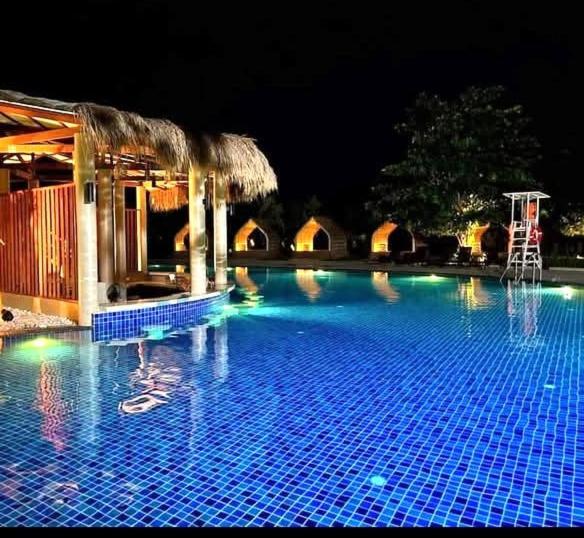 Mactan Newtown 8 Boulevard Deluxe Punta Engaño Esterno foto